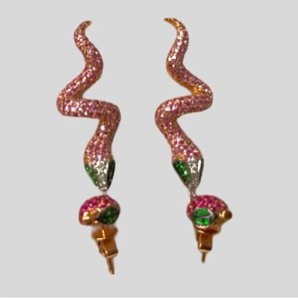Go ahead and-let yourself be tempted by this vivid 18kt two-tone gold earrings - Picture 5 of 9
